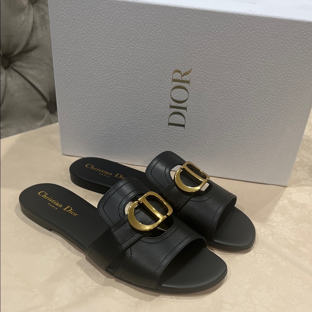 DIOR- Montaigne Slide Leather Sandal